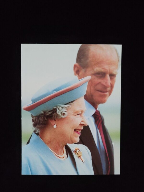 1993 Queen Elizabeth II Signed Royal Christmas Card British Royalty Autograph UK - Image 2