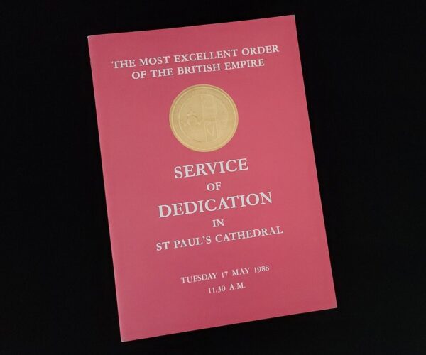 1988 Statutes Order The British Empire Booklet Elizabeth II Service Dedication - Image 2